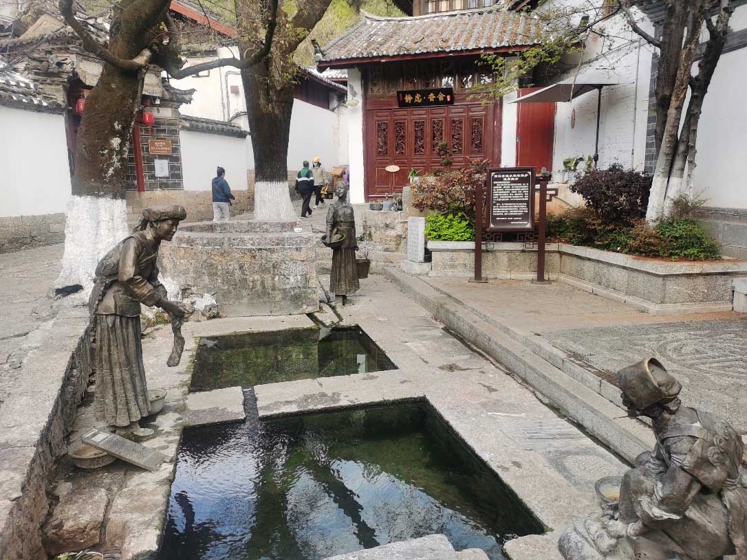 丽江旁触