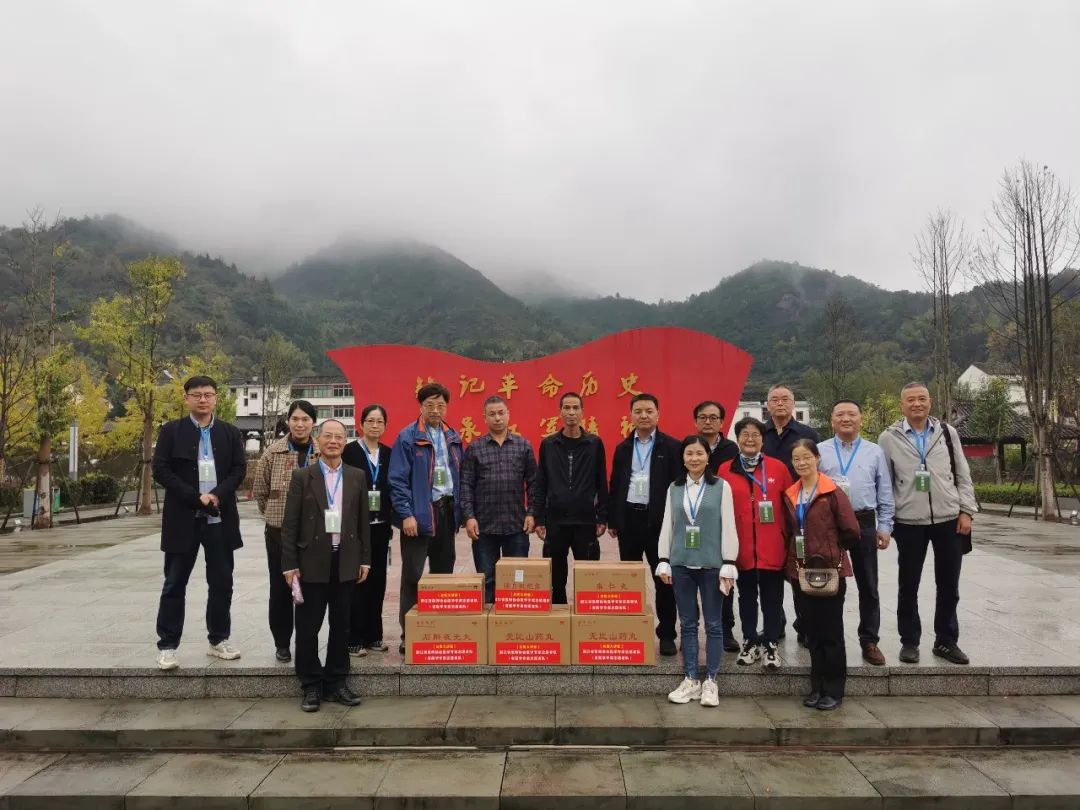 俞益武为温州永嘉县17000干部群众做健康讲座